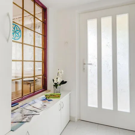 Apartma Valentina Apartment *