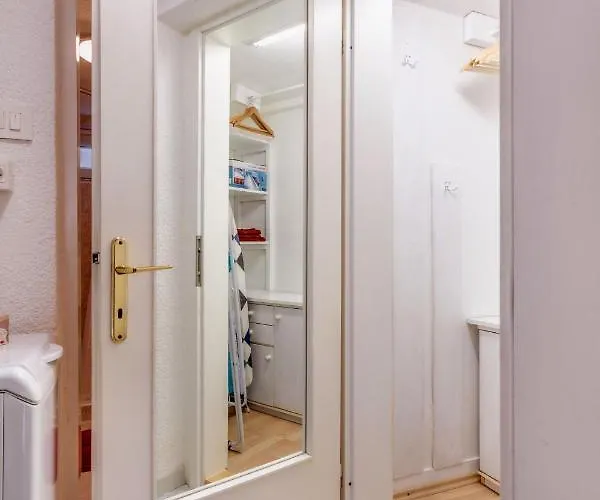 Apartma Valentina Appartamento Pobegi